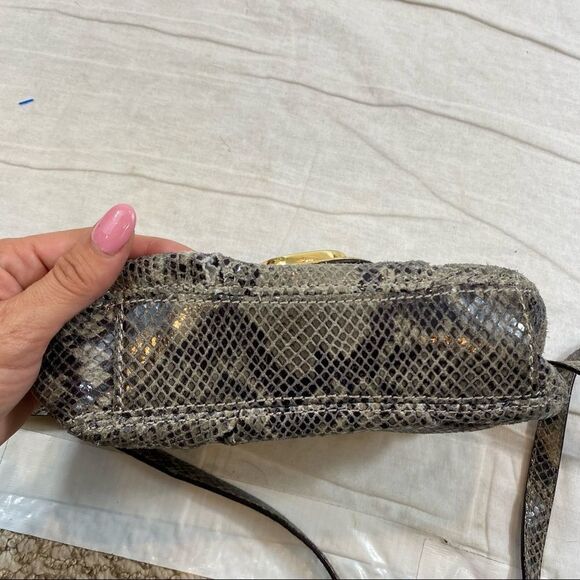 Michael Kors Charlton‎ Snakeskin Crossbody Gold Lock Mini Crossbody Bag - Picture 9 of 16